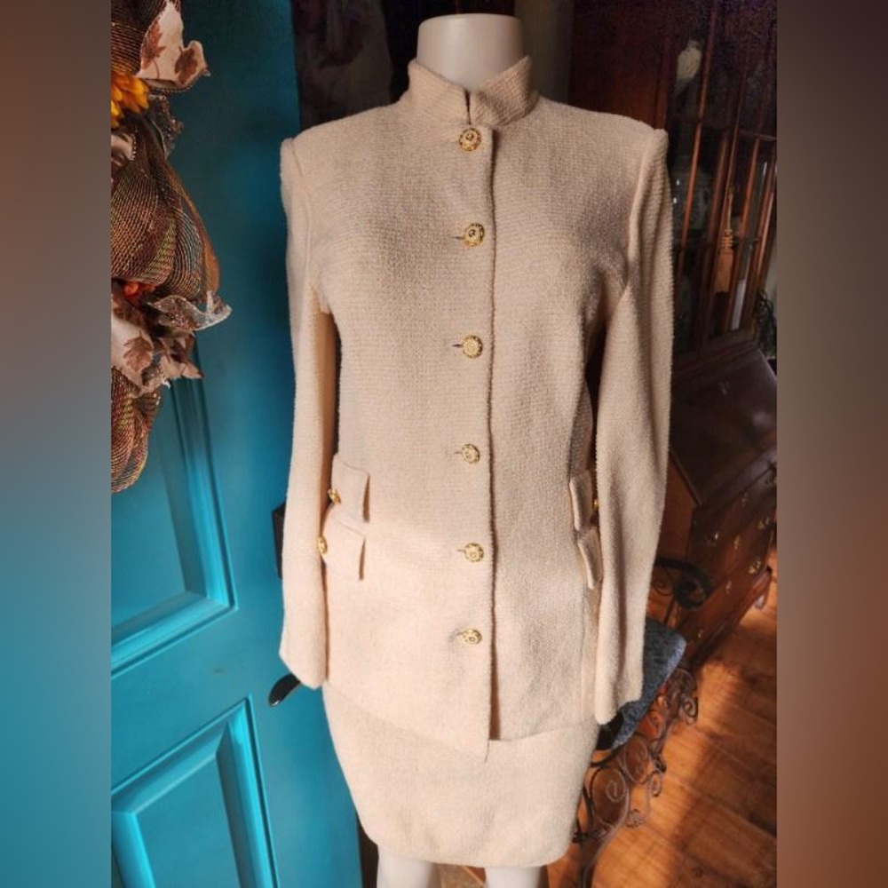 ST. JOHN COLLECTION Beige Knit Sweater & Skirt Outfit Set Sz 4 Detailed Jacket